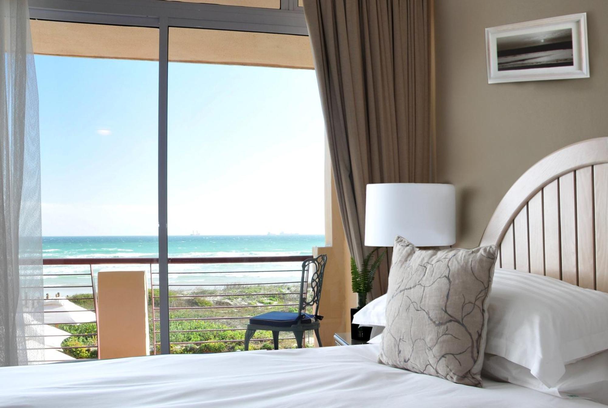 Cape Town Beachfront Apartments At Leisure Bay Exteriör bild