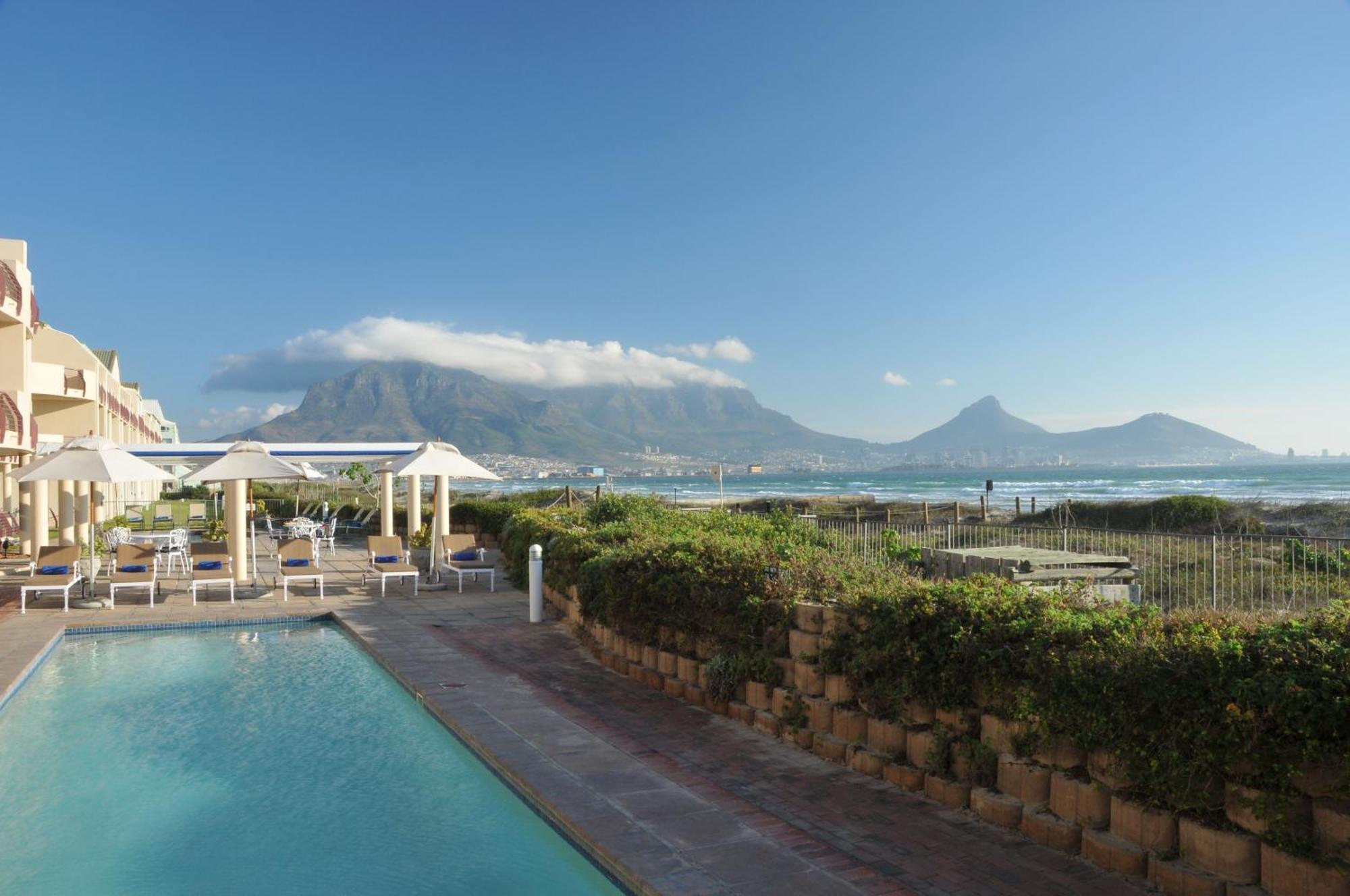 Cape Town Beachfront Apartments At Leisure Bay Exteriör bild