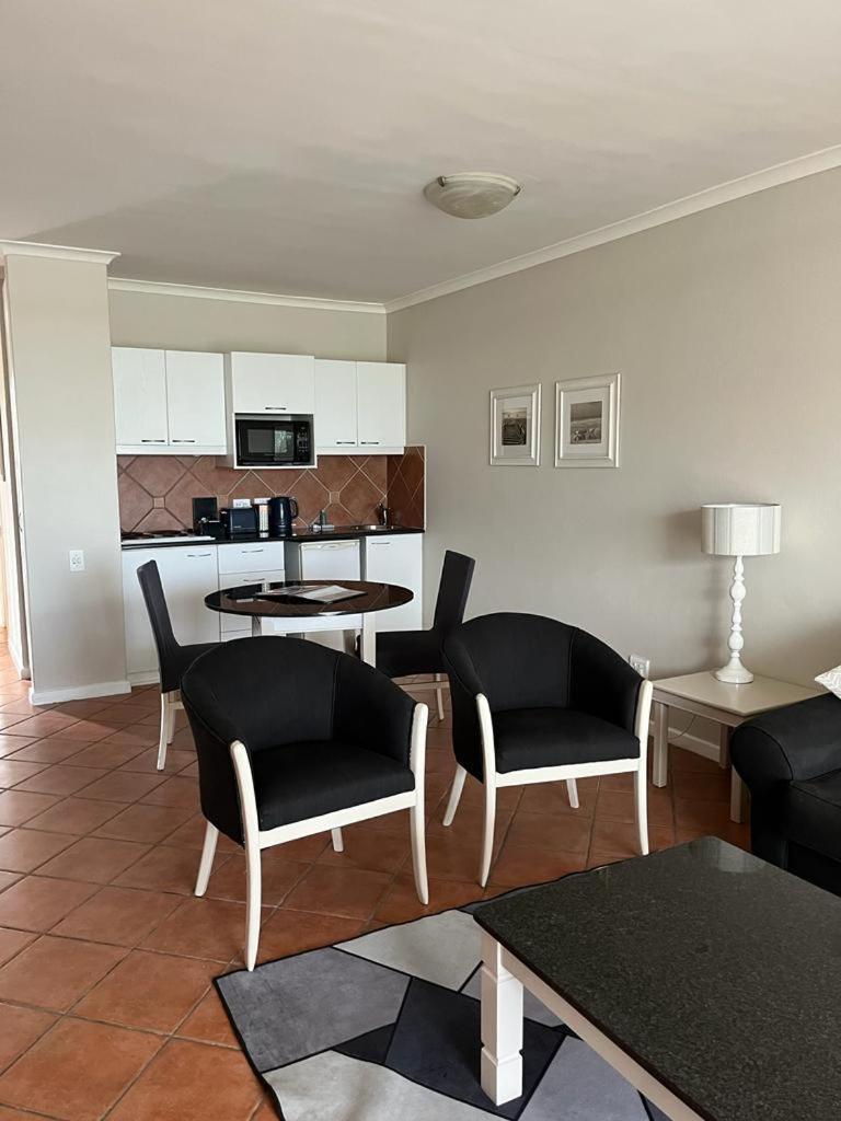 Cape Town Beachfront Apartments At Leisure Bay Exteriör bild