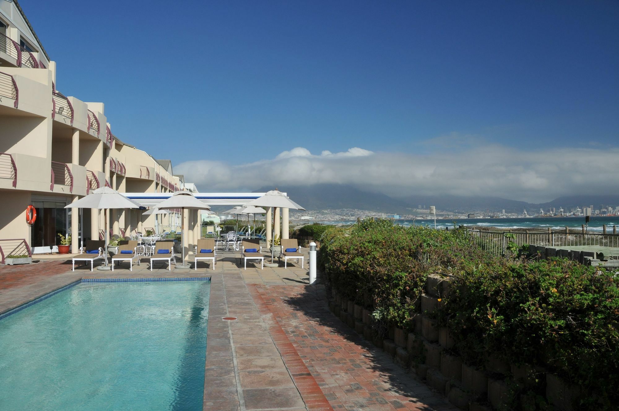 Cape Town Beachfront Apartments At Leisure Bay Exteriör bild