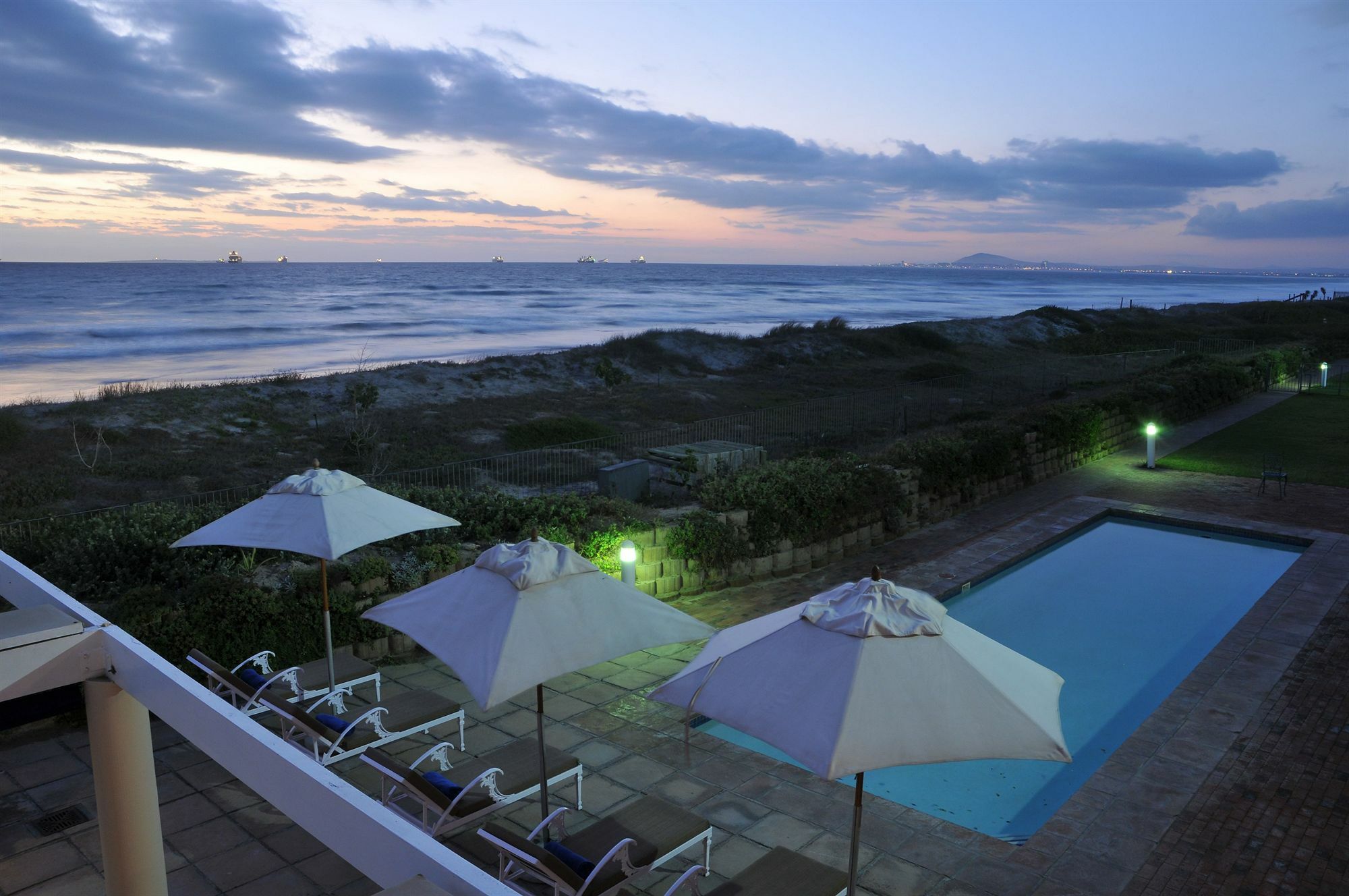 Cape Town Beachfront Apartments At Leisure Bay Exteriör bild