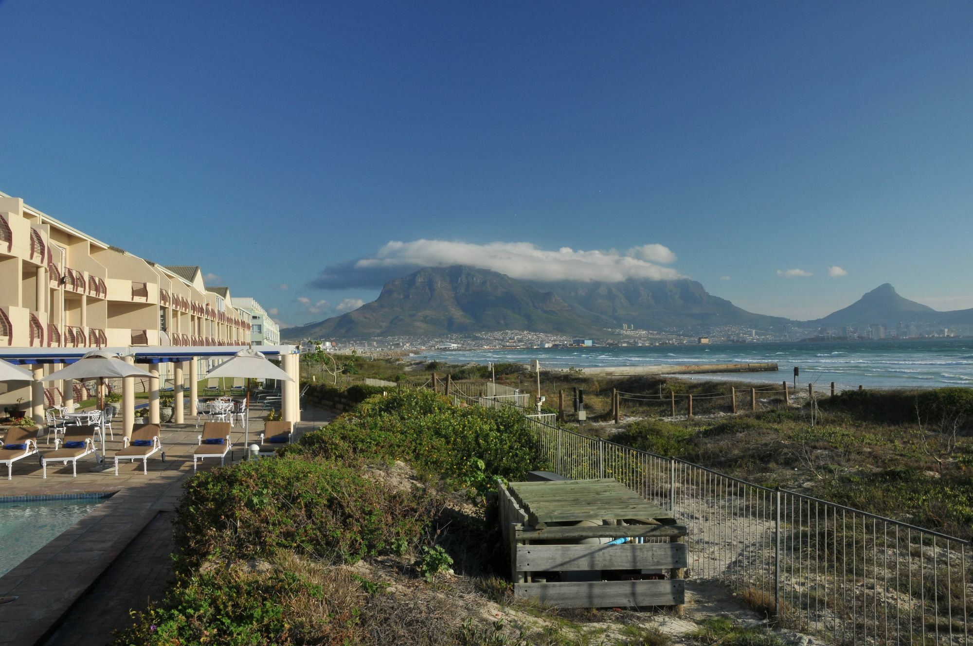 Cape Town Beachfront Apartments At Leisure Bay Exteriör bild